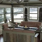 8 Person In Kalvag-by Traum