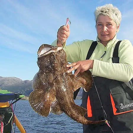 8 Person In Kalvag-by Traum Kalvåg