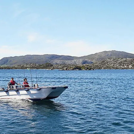 8 Person In Kalvag-by Traum Kalvåg
