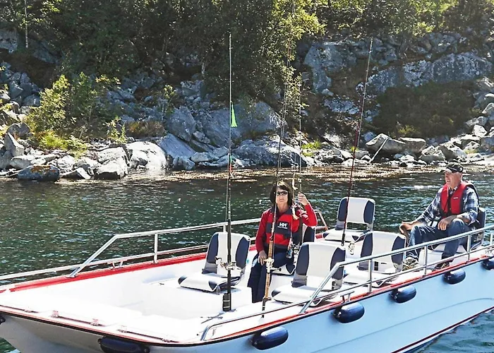 8 Person In Kalvag-by Traum *