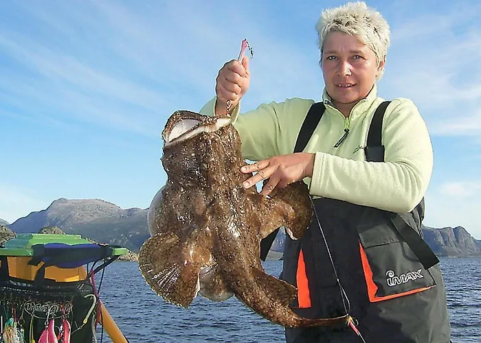 Semesterbostad 8 Person In Kalvag-by Traum *